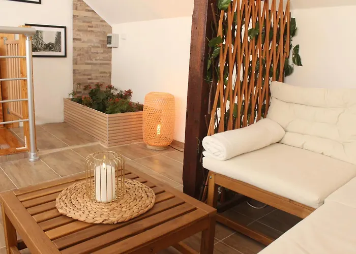 Klarisa Center With Terrace