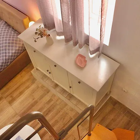 Klarisa Center With Terrace Apartment