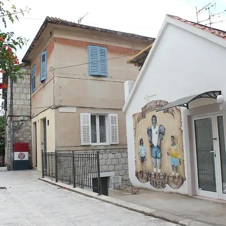 Klarisa Center With Terrace