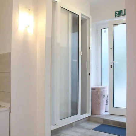 Klarisa Center With Terrace Lägenhet *